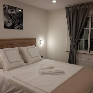 Habitación en casa particular Cerca Del Aeropuerto, Coslada